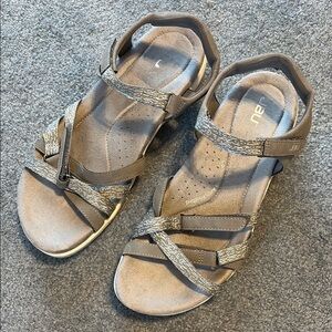 JBU sandals